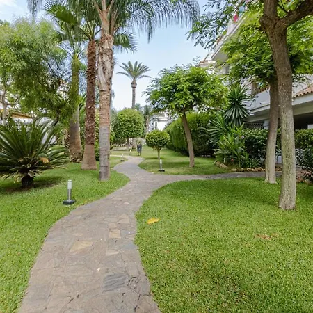 3bdr 2 Bath With Parking In The Location