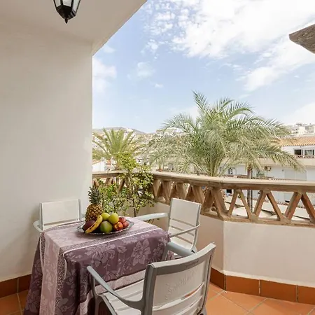Apartment 3bdr 2 Bath With Parking In The Location